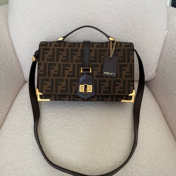 Fendi Zucca Print Classic No.1 Mesenger Bag in Canvas.  In great condition. - Picture 4 of 16